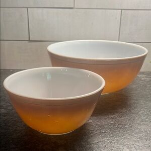 Vintage Pyrex # 404, 4 qt and 402 1-1/2 qt brown Ombré Brown Old Harvest  1970’s